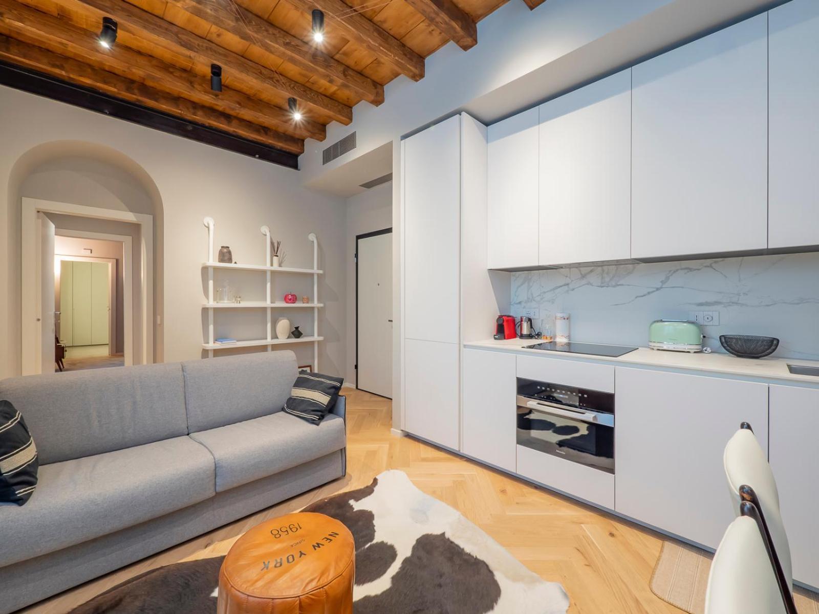 Xenia - Modern In Sant'ambrogio Appartement *