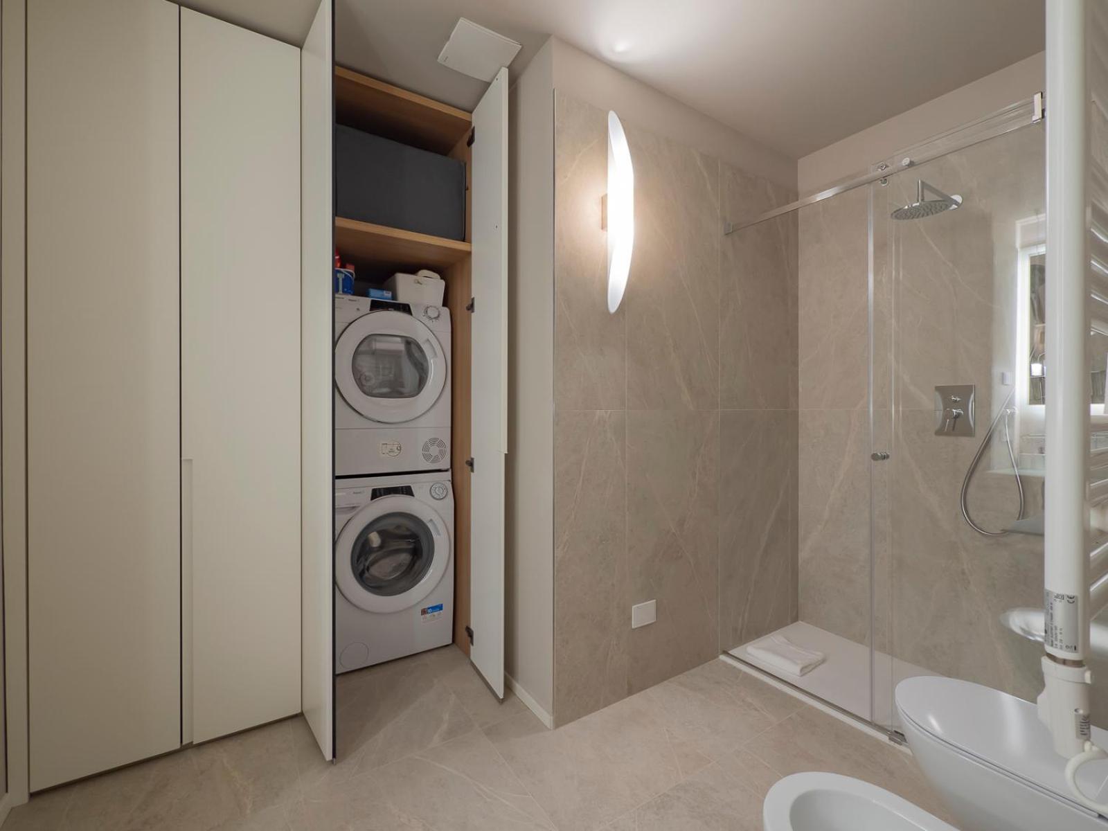 Xenia - Modern In Sant'ambrogio Appartement *
